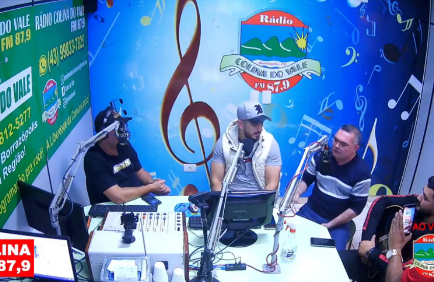  Dupla Alex e Leandro esteve ao vivo na Rádio Colina do Vale FM