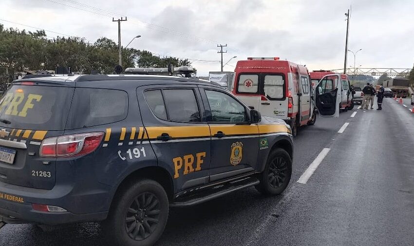  Sequência de quatro acidentes envolvendo 12 veículos forma engavetamento na BR-376, em Maringá