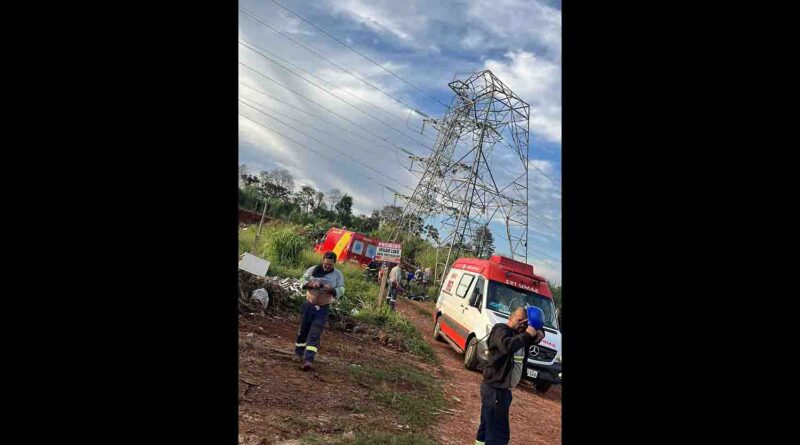  Torre de energia cai e deixa um morto e três feridos no Paraná