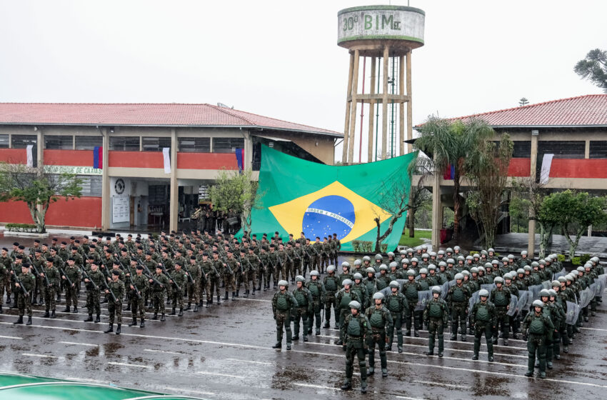 Exército celebra os 54 anos do 30º BIMec em Apucarana
