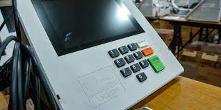  Cartório Eleitoral de Faxinal inicia programação e carga das urnas eletrônicas