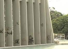  Polícia investiga vandalismo na Catedral de Maringá