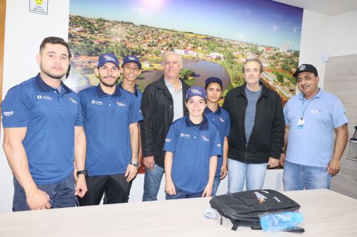  Atletas de Ivaiporã recebem kit do programa Geração Olímpica do Governo do Estado