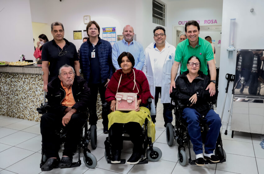  APUCARANA – Adefiap faz nova entrega de cadeiras de rodas motorizadas