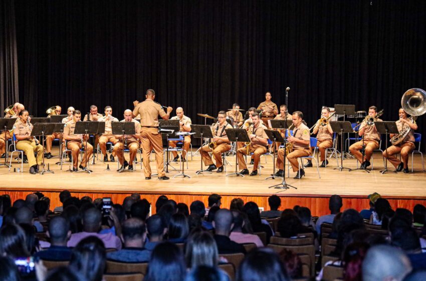  Aniversário do 10º BPM contou com concerto da banda militar