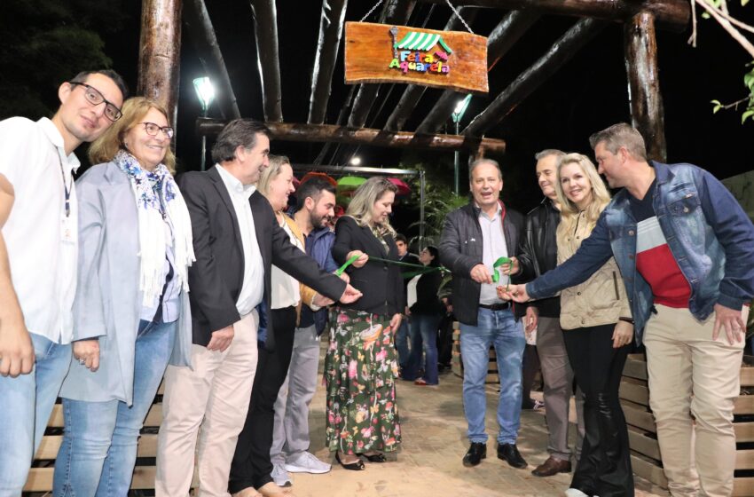  Gestão Carlos Gil e Marcelo Reis inaugura Feira Livre Aquarela em Ivaiporã