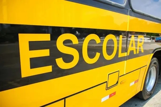 Motorista de ônibus escolar é preso suspeito de abusar de estudante