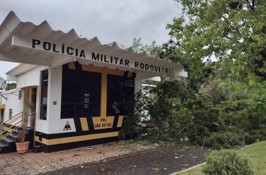  Ventos provocam transtornos no Posto Rodoviário do Porto Ubá em Lidianópolis