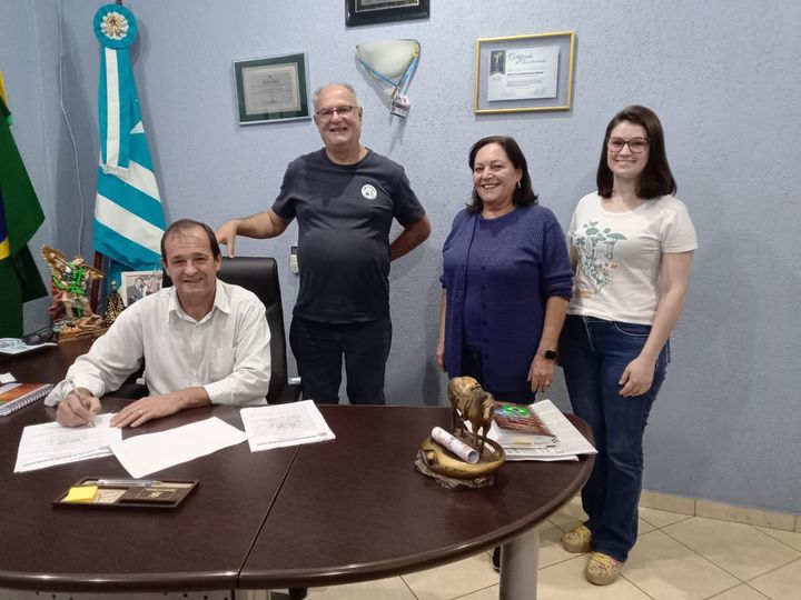  Termo de Colaboração com o Recanto dos Velhinhos do Lar Santo Antonio de Jardim Alegre é assinado