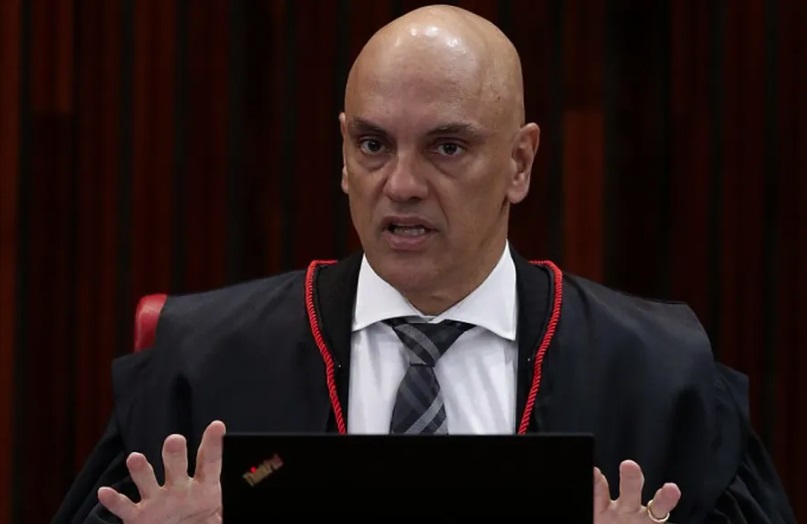  Ministro Alexandre de Moraes ordena que PRF desbloqueie todas as rodovias imediatamente