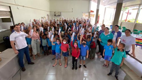  Projeto de Saúde Bucal contempla alunos com kits gratuitos em São Pedro do Ivaí