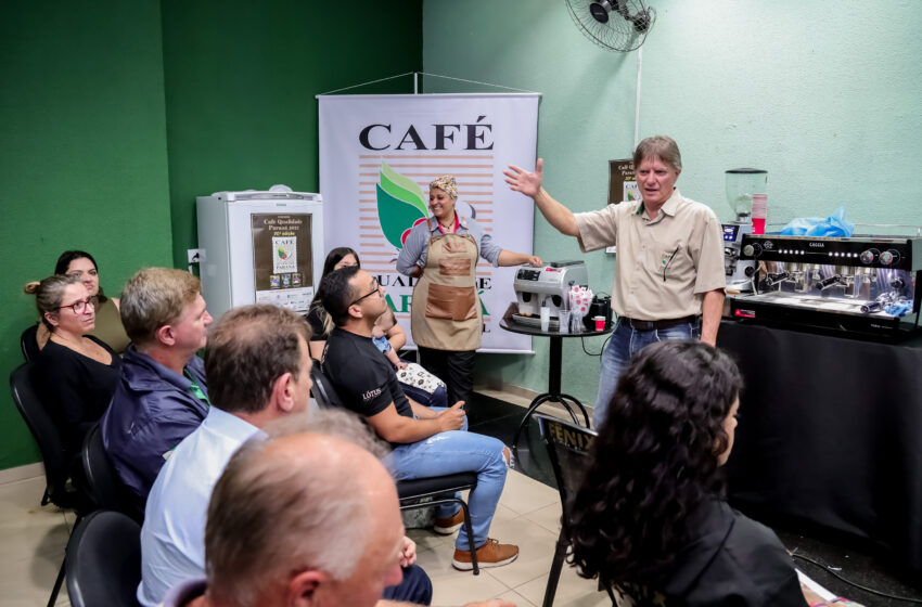  Cafeterias de Apucarana participam de evento de degustação com especialista em café