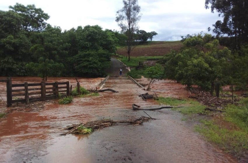  Rio Bom decreta emergência após prejuízos causados pelo temporal