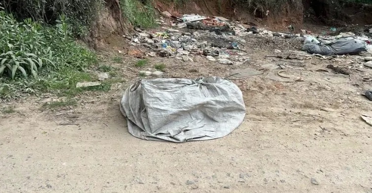  Homem é encontrado degolado dentro de saco de lixo no Paraná