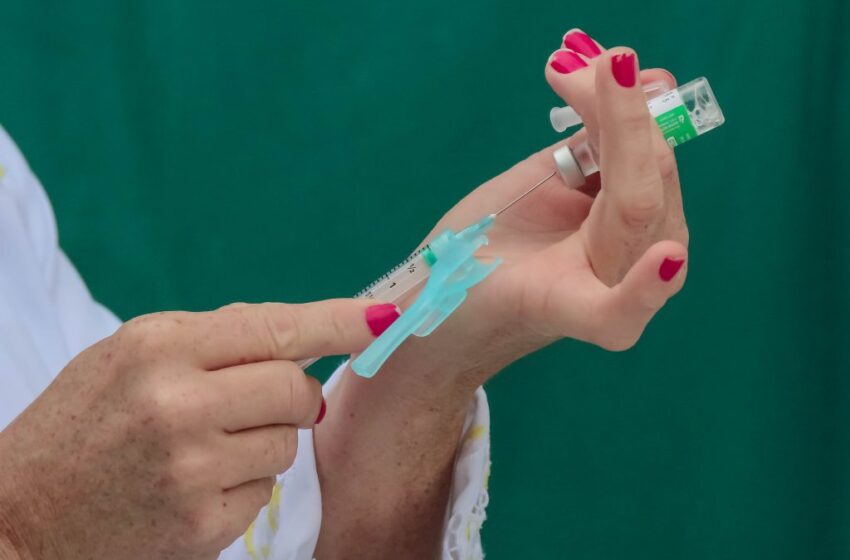  Saúde alerta para baixa procura pela vacina bivalente contra a Covid-19 no Paraná