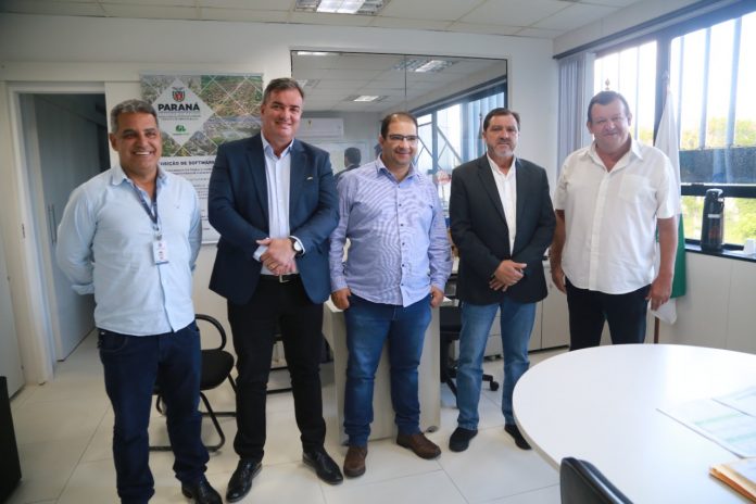  Prefeito de Cambira se reúne com lideranças em Curitiba