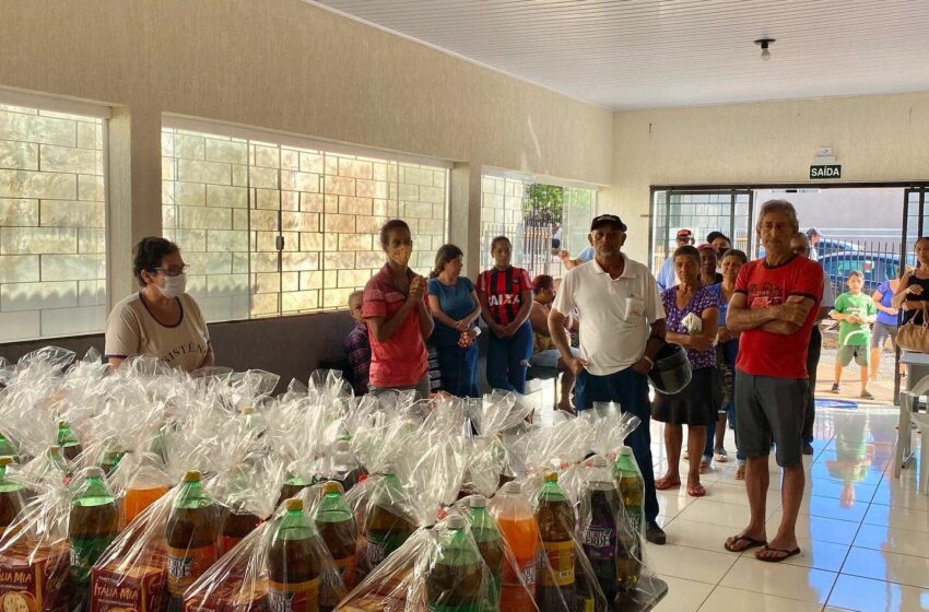  Prefeitura de Lunardelli entrega kits natalinos para famílias atendida pelo CRAS