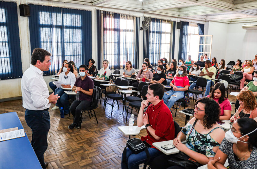  Trabalhos de conclusão de residência são apresentados em encontro científico