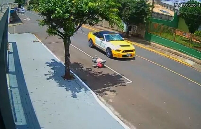  Motociclista morre após ser atropelado por carro de luxo em Apucarana