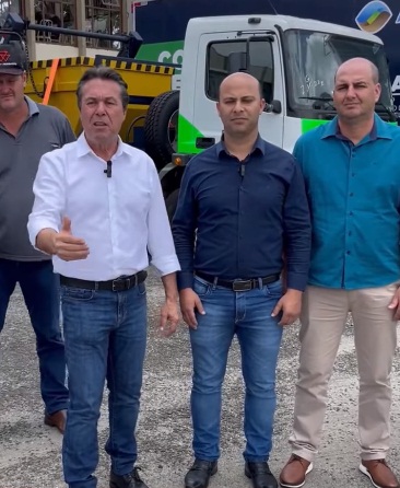  Manoel Ribas recebe três caminhões do Governo do Estado