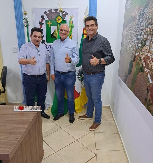  Prefeito de Marumbi recebe visita de Flávio Vicente, chefe de gabinete e suplente do senador Flávio Arns