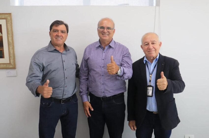  Prefeito de Marumbi acompanha projetos e solicita recursos em Curitiba