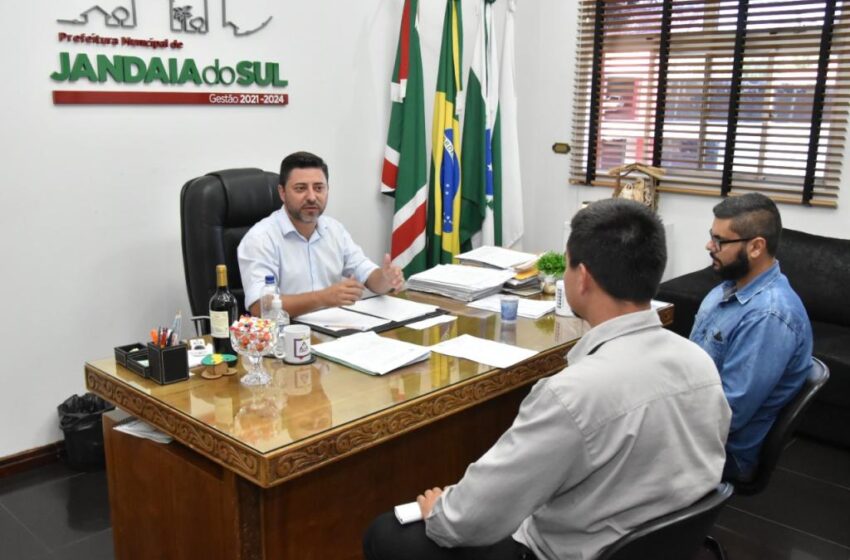  Prefeito Lauro Junior assina ordem de serviço para a ampliação da Escola Olavo Bilac