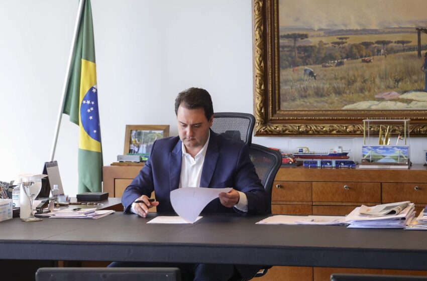  Governador sanciona lei que garante reajuste no Piso Salarial do Paraná
