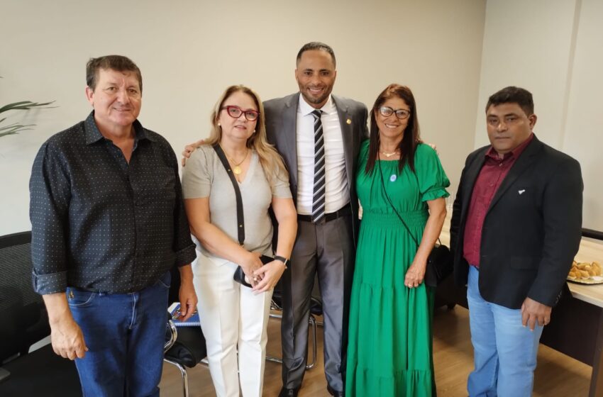  Prefeita e vereadores de São Pedro prestigiam posse dos deputados estaduais na ALEP