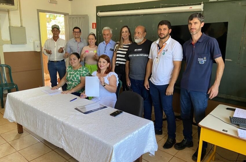  Reunião define cronograma para início das obras da Escola Jamil Bonacin de São João do Ivaí