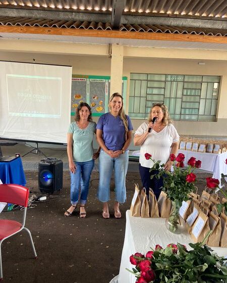  Secretaria de Educação de São Pedro do Ivaí faz distribuição de aulas e recepciona professores