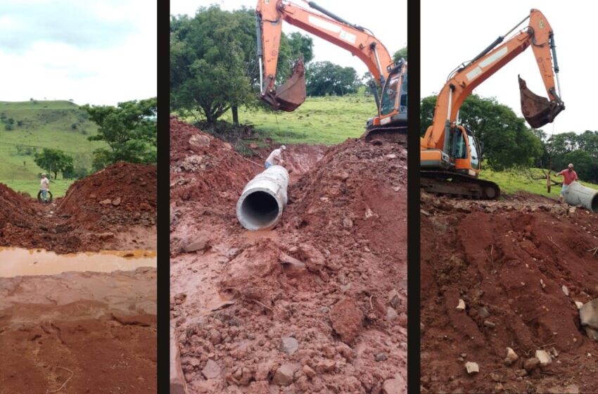  Ariranha do Ivaí realiza melhorias em trechos da estrada rural do Nova Aliança/Rio Azul