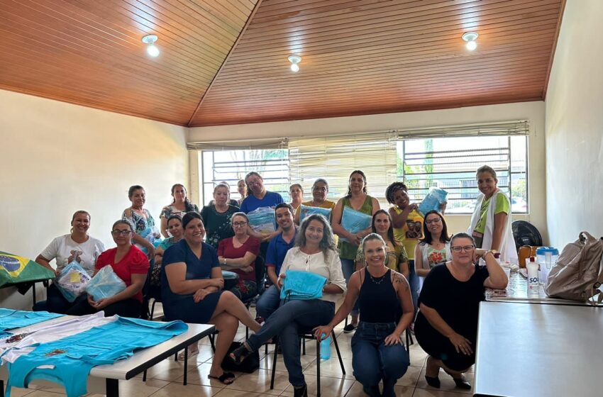  Prefeitura de Marilândia do Sul realiza entrega de uniforme para as merendeiras da rede municipal de educação