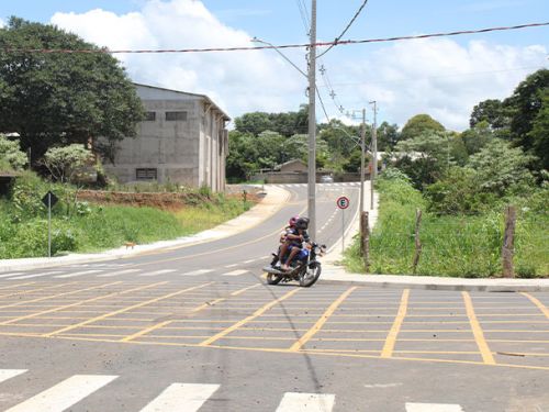  Asfalto em Ortigueira chega às ruas Turíbio e Pirapó