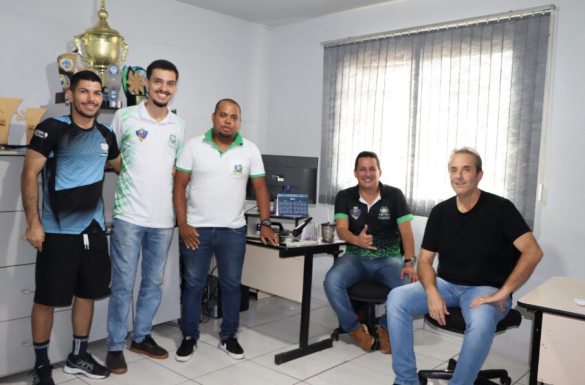  Prefeito Marcelo Reis acompanha pintura no Ginásio de Esporte Alcebíades Alves em Ivaiporã