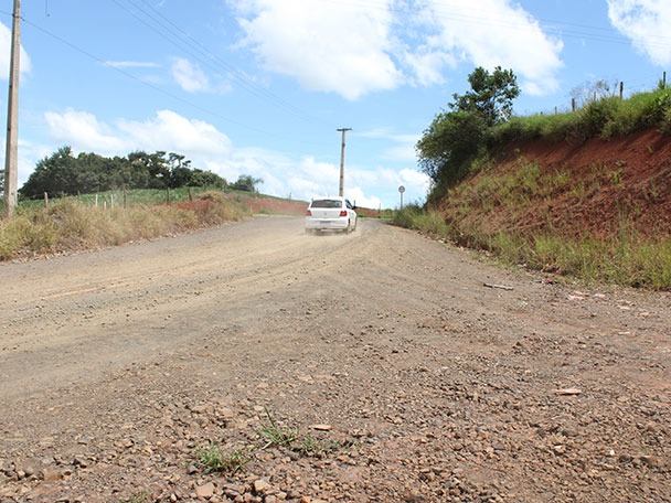  Prefeitura de Ortigueira irá asfaltar estrada do Lageado