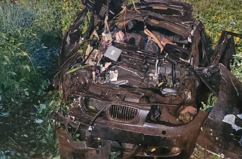  BMW capota e deixa três mortos e dois feridos na PR-473