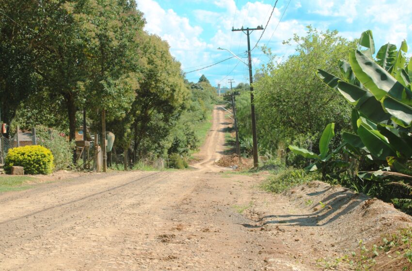  Prefeitura de Ortigueira autoriza o início da obra de pavimentação asfáltica na Vila Rural Chave de Ouro