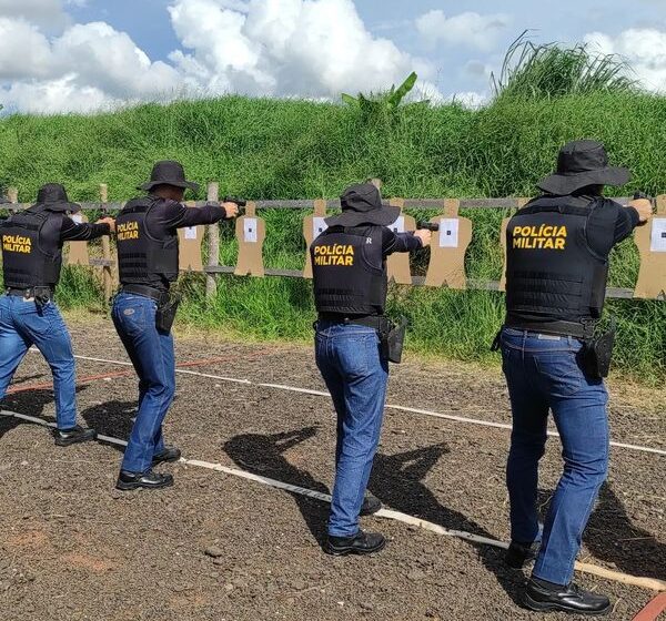  Alunos do curso de formação de Praças do 10º BPM realizam aulas de tiro policial