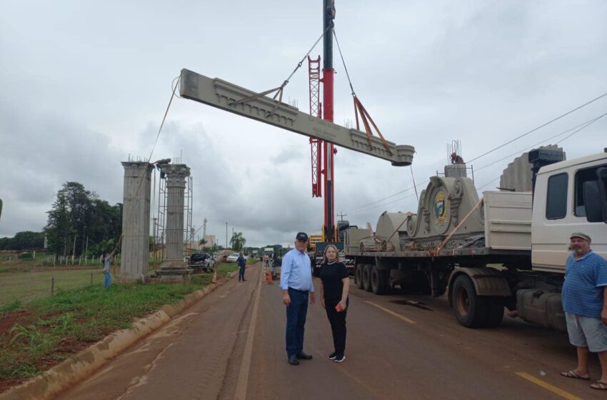  Prefeitura está concluindo obra do portal na entrada de São Pedro do Ivaí