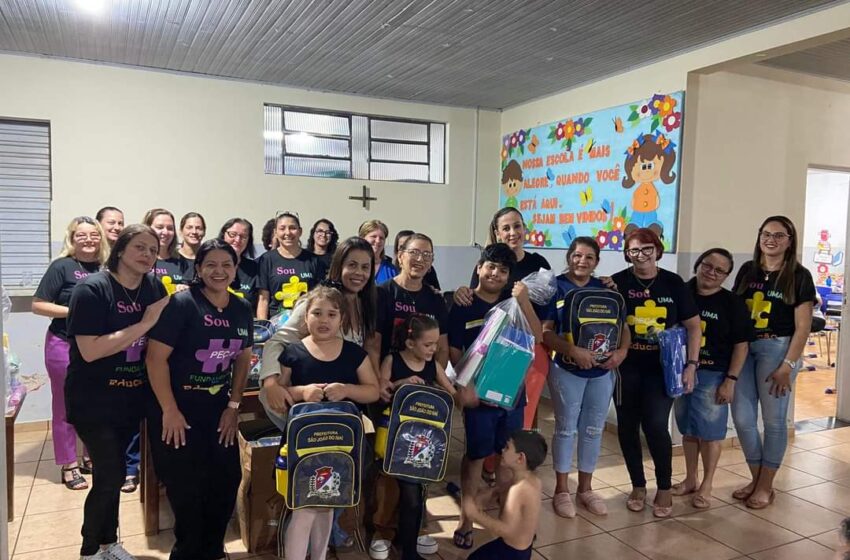  Prefeitura de São João do Ivaí entrega kits escolares e apresenta novo método de ensino