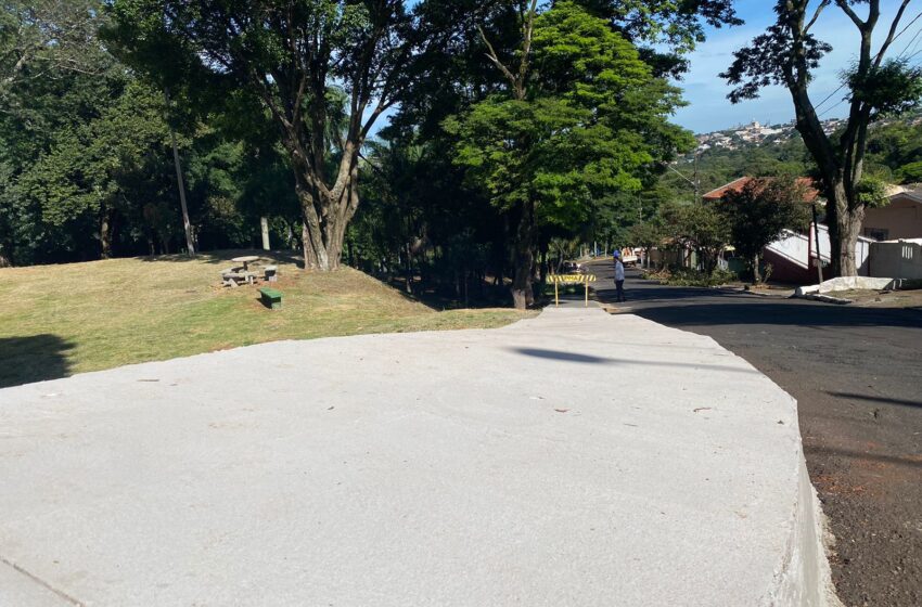  Prefeitura constrói novas calçadas no Parque Santo Expedito