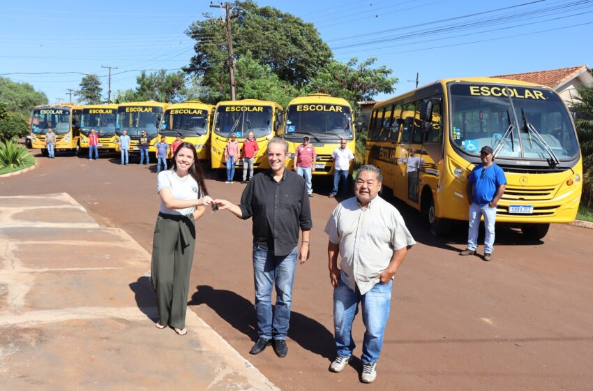  Prefeitura de Ivaiporã investe R$2.369.860,00 na aquisição de 7 ônibus escolares em 27 meses