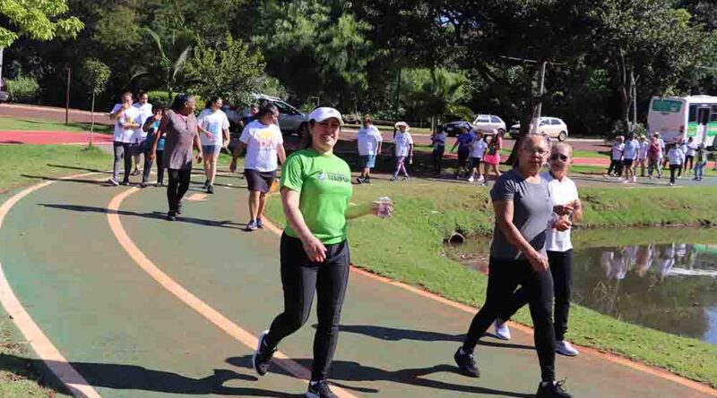  Prefeitura de Ivaiporã estimula prática esportiva entre os idosos