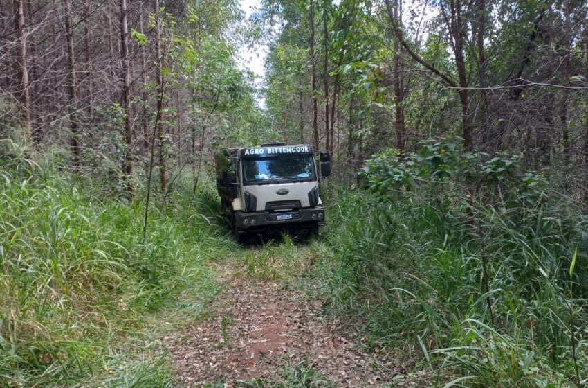  Polícia Civil recupera em Ortigueira caminhão que havia roubado em Faxinal