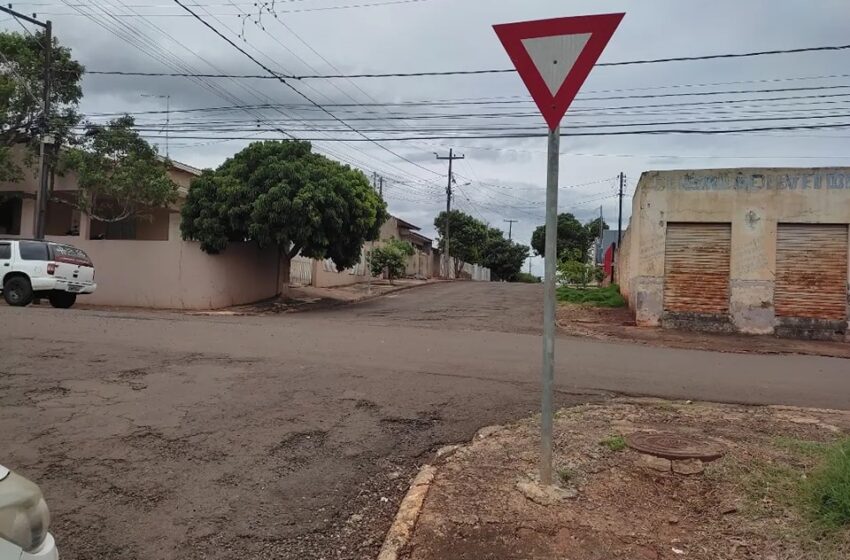  Prefeitura investe na sinalização de bairro em São João do Ivaí