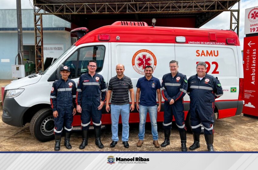  Manoel Ribas entrega Ambulância Mercedes 0km para a equipe do SAMU