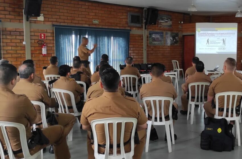  10º BPM realiza instrução e habilitação da arma eletroeletrônica de incapacitação neuromuscular