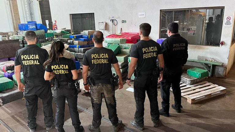  PF incinera cerca de 10 toneladas de drogas no Paraná