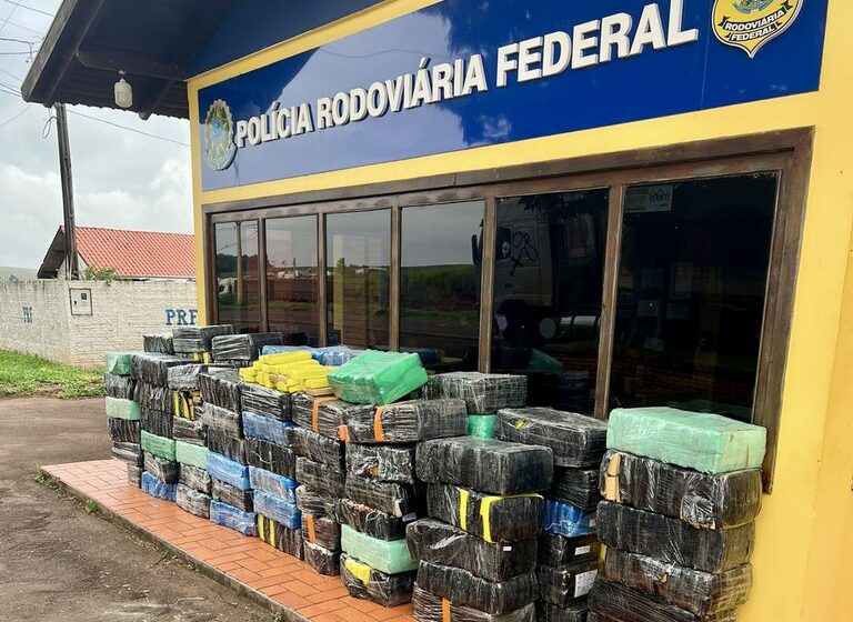  PRF prende motorista drogado com quase duas toneladas de maconha